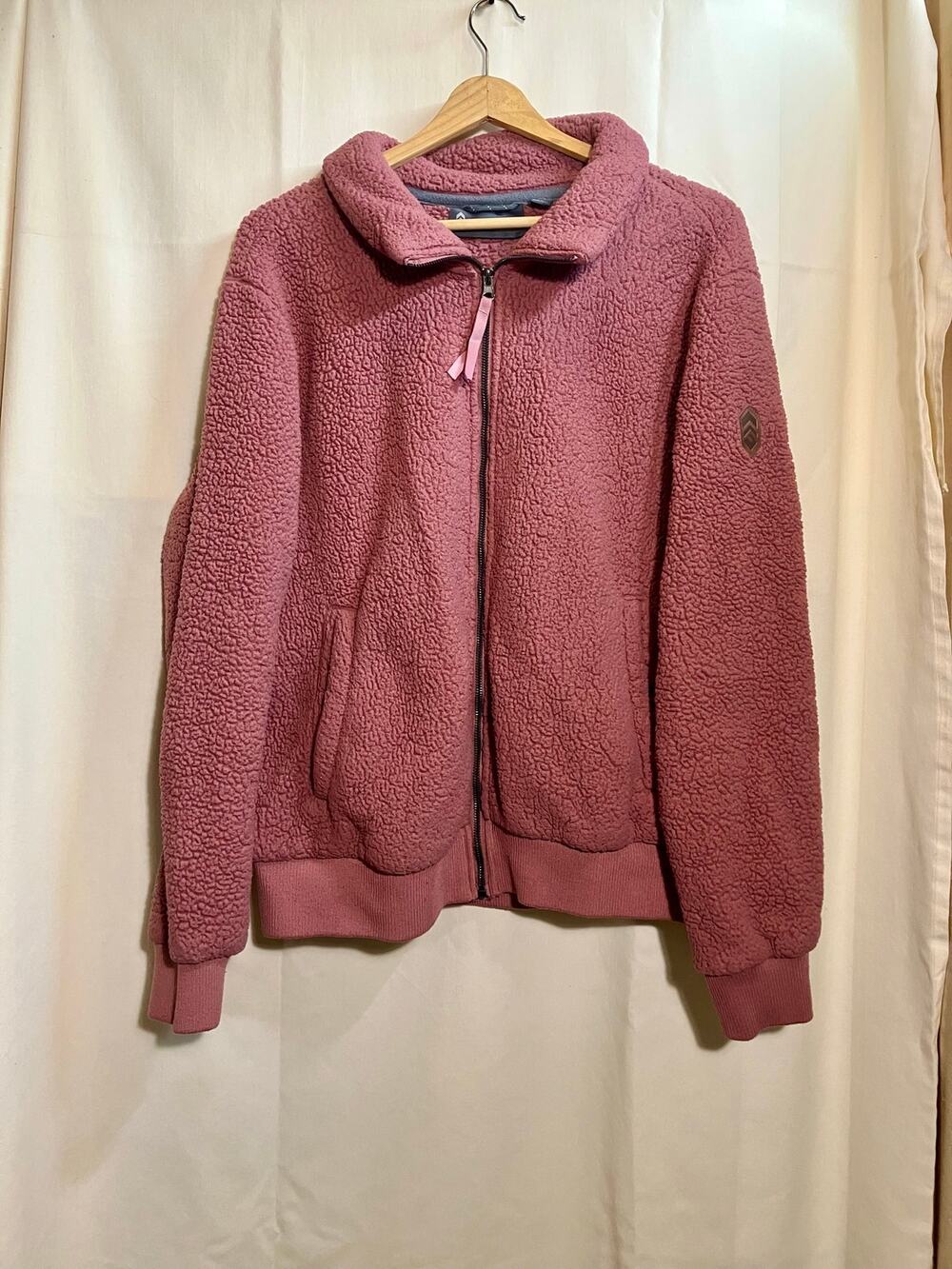 Free Country Pink Fuzzy Zip-Up Sweatshirt Woman’s Size XL.